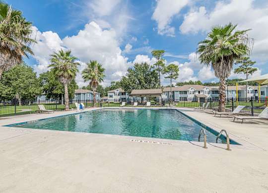 Dominium_Lakecrest_Pool 1.jpg