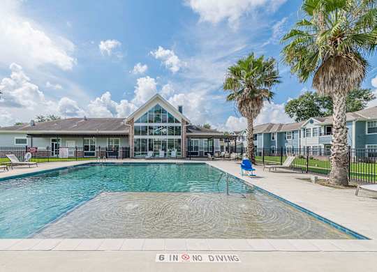 Dominium_Lakecrest_Pool 3.jpg