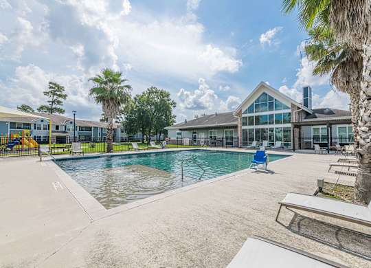 Dominium_Lakecrest_Pool 4.jpg