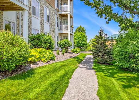 Dominium_Legends of Champlin_Exterior Path_22