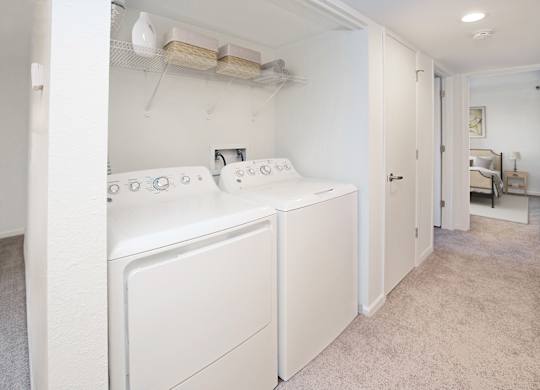 Dominium_RiverEast_Laundry.jpg