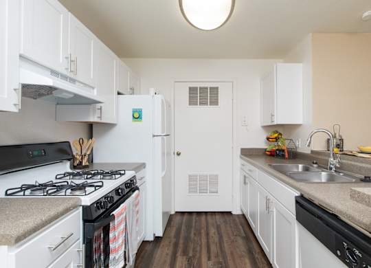 Fully Equipped Kitchen With Modern Appliances at Sunrise Pointe, Port Orange, Florida