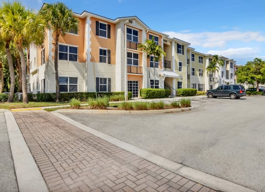 Dominium_Village at Delray_Apartment Building Exterior