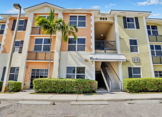 Dominium_Village at Delray_Apartment Building Exterior
