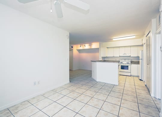 Dominium_Village at Delray_Vacant Apartment Living Room