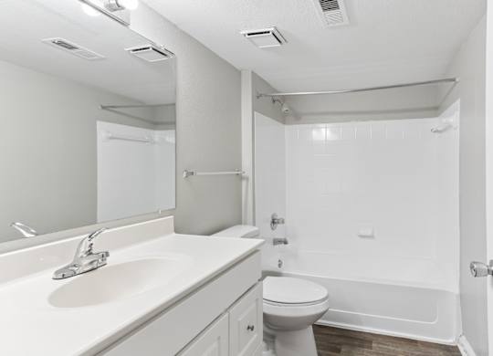 Dominium_Willow Creek_3B Secondary Bath.jpg