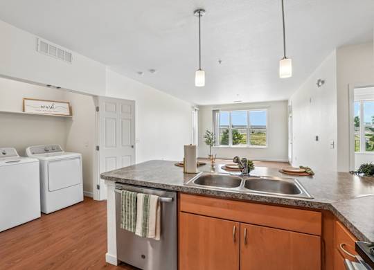 Dominum_North Range Crossings_Kitchen