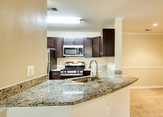 Granite Counter Tops In Kitchen at Beacon Place Apartments, Maryland, 20878