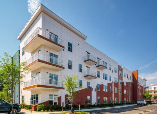 Ellipse Luxury Apartments in Hampton VA Exterior