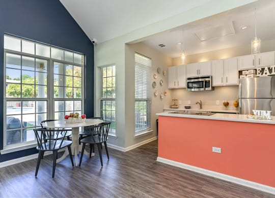 Coffee Bar Lounge at Litchfield Oaks Apartments, South Carolina