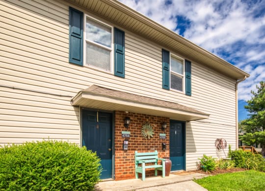 Property Exterior at The Everett Apartments , Roanoke, VA 24018