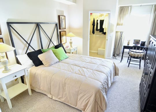 Bedroom at apartments in Columbus OH at The Farms Apartments, Ohio