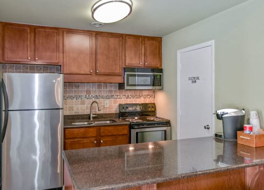 Green-Meadows-Apartements-Raleigh-NC-Clubhouse-Kitchen