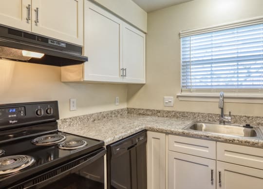 Kitchen Haygood Hall apartments in Virginia Beach 2