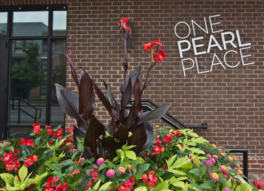 Entrance at One Pearl Place in Columbus OH