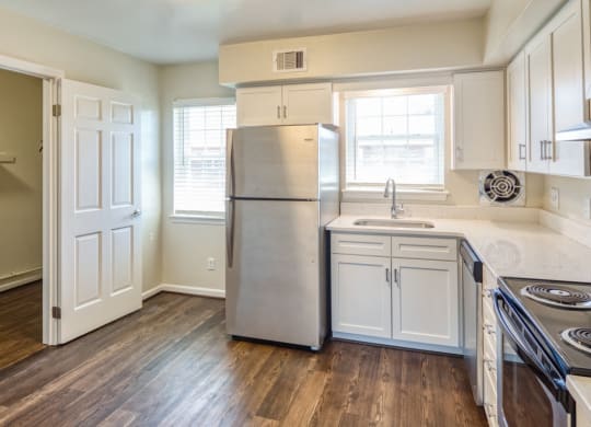 Kitchen Haygood Hall apartments in Virginia Beach