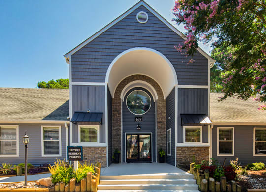 Waterman's Crossing Apartments Leasing
