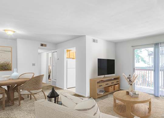 Living Room at The Everett Apartments , Roanoke, VA
