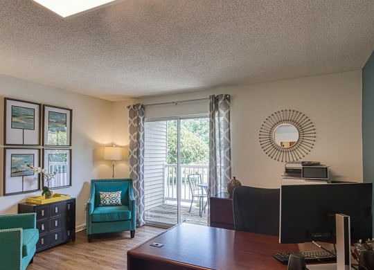 Lakeridge Square Apartments model in Ashland VA