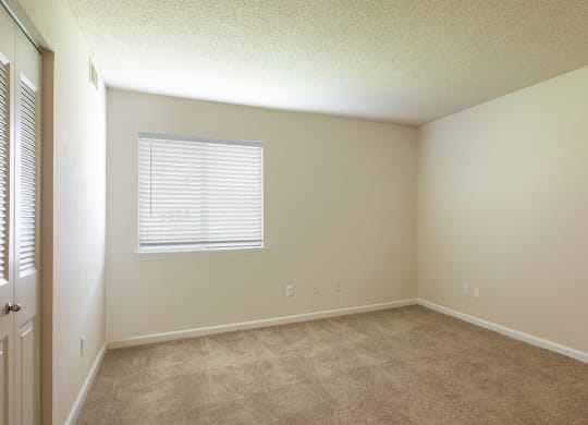 Bedroom in Lakeridge Square Apartments in Ashland VA