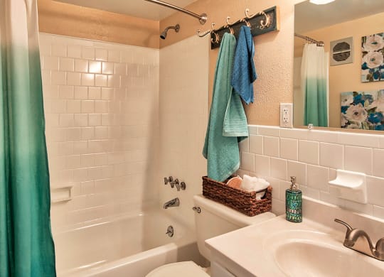 Mariners Green Apartments Full Bath