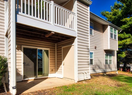 Exterior Barrington Apartments in Manassas, VA Porch