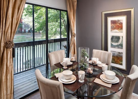 Harris Pond Apartments in Charlotte NC Dining Area