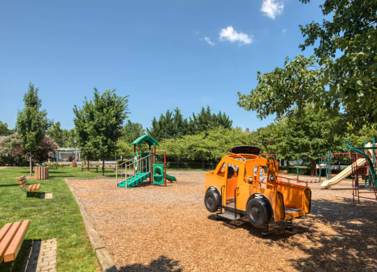 Nearby Community Park with Playground in Gaithersburg, MD 20878