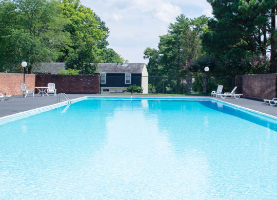 Stratford Hills Apartments Swimming Pool