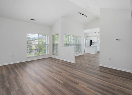 Living Area at The Farms Apartments in Columbus, OH, 43221