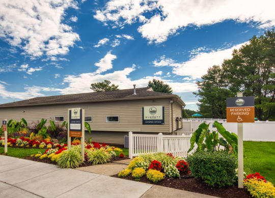 Leasing Office Exterior at The Everett Apartments , Roanoke, VA, 24018