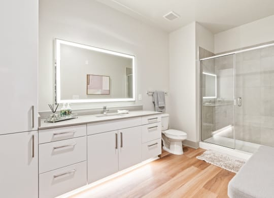 Bath at Pier 33 Apartments in Wilmington NC at Pier 33 Apartments, Wilmington, 28401