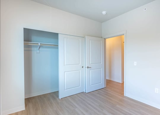 A room with a white door and a white wall at Westgate Apartment Homes, Oregon, 97801