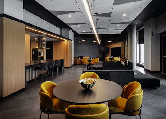 Modern Dining Room at Lynk De la Savane Apartments, Québec