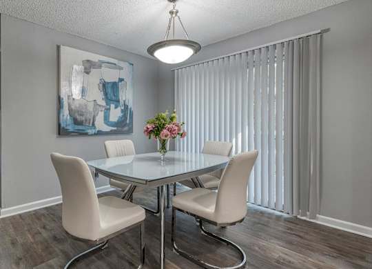 Dining Room at Vue on Medlock, Peachtree Corners, GA, 30092