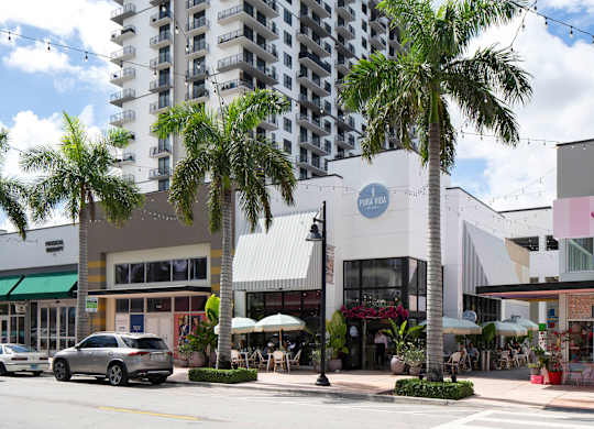 Building Exterior View at Palma, Doral, FL