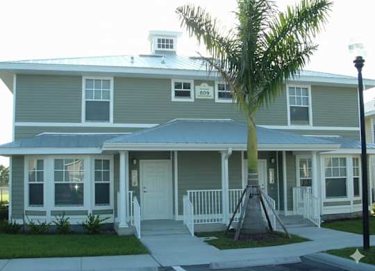 A house with the number 809 on it.