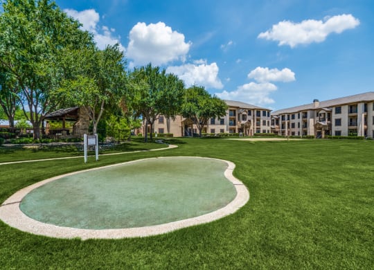 Resident Putting Green at The Canyons Apartments, Fort Worth, Texas