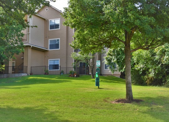 Fenced Yards at Ventana Oaks Apartments, Texas, 78717