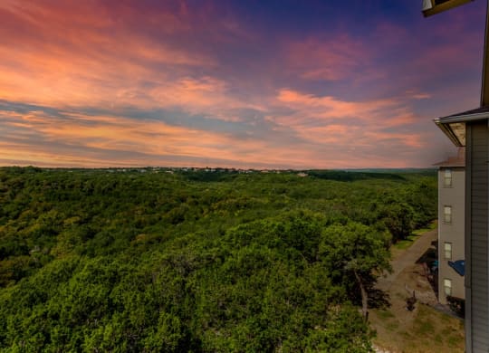 additional photo for property listing at chic digs with room to stretch out in the village 22 car at The Verandah, Austin, 78726