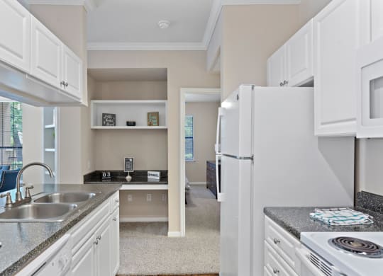 Fully Equipped Kitchen at Ventana Oaks Apartments, Austin