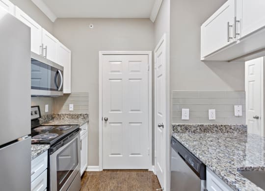 Large Kitchen at Ventana Oaks Apartments, Austin, TX