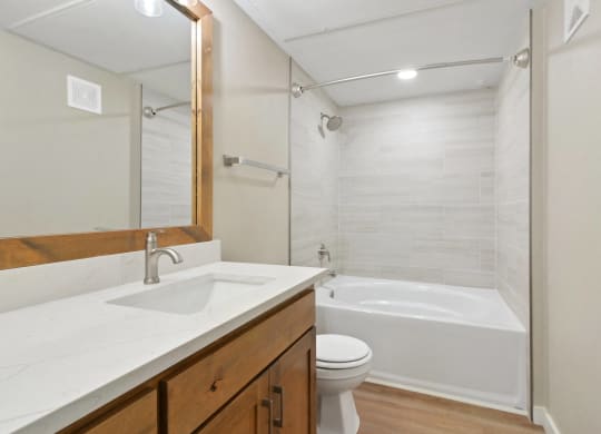 Oval Tub at The Canyons Apartments, Fort Worth, TX, 76116