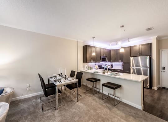 Elegant Dining Area at The Oasis at 301 Luxury Apartment Homes, Riverview, 33578