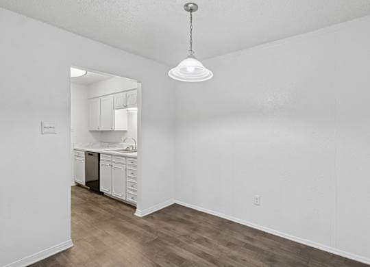 600 Baylor Apartments in Longview, TX b2 dining room