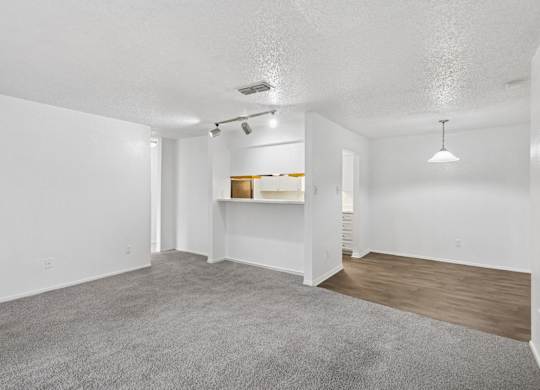 600 Baylor Apartments in Longview, TX b2 living room