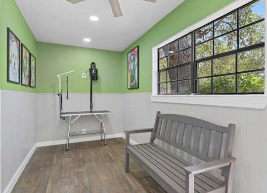 Pet Spa at Bandera Crossing in San Antonio, TX