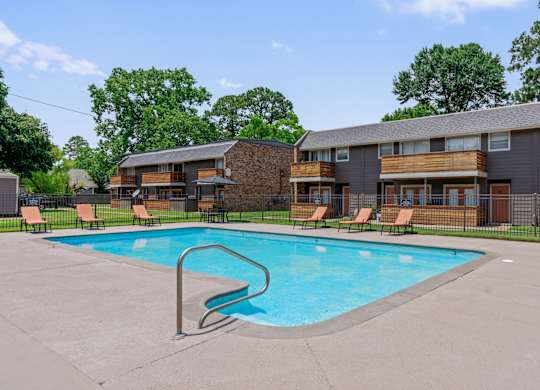 Pool at Bayou Oaks in Alexandria, LA