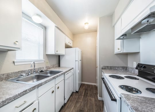 Bonaventure: Kitchen, at Westdale Hills, TX
