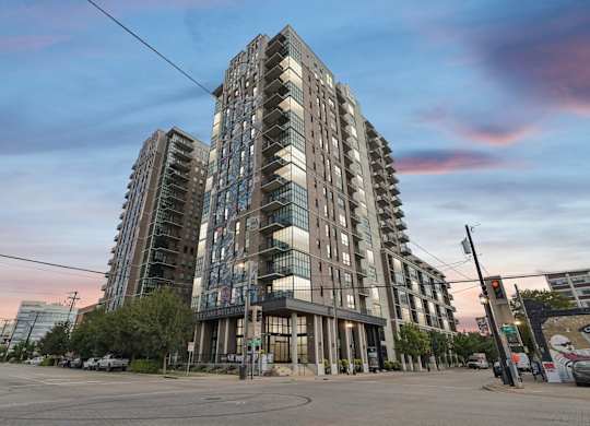 The Case Building Apartments in Dallas, TX Building Exterior